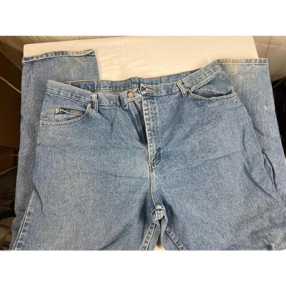 Wrangler Mens 42x32 Relaxed Fit Jeans Blue Vintage Wash 5-Pocket Denim EUC